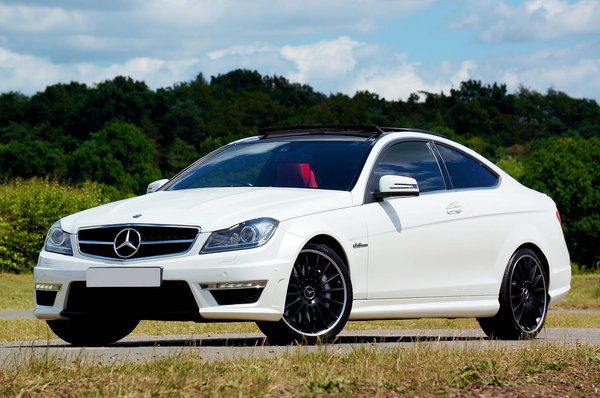 What are the current trends in UK journalism?